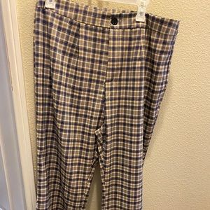 Perfect pant! Never worn!